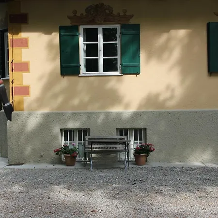 Villa Zollhaus Bed & Breakfast-3